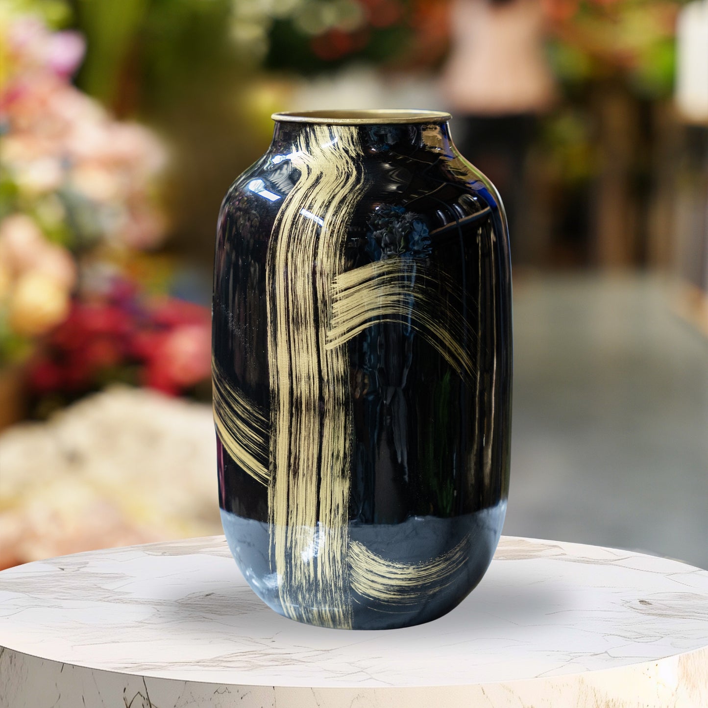 Modern Brushstroke Ceramic Vase – Noir & Gold