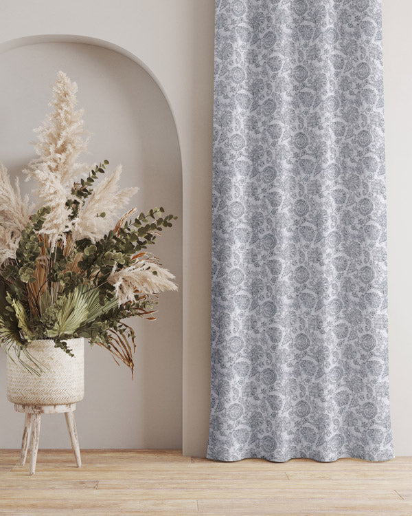 Luxurious touch with Linen eyelet curtain