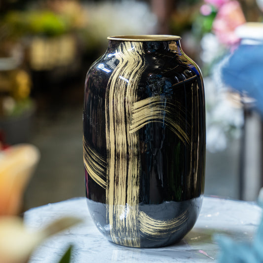Modern Brushstroke Ceramic Vase – Noir & Gold